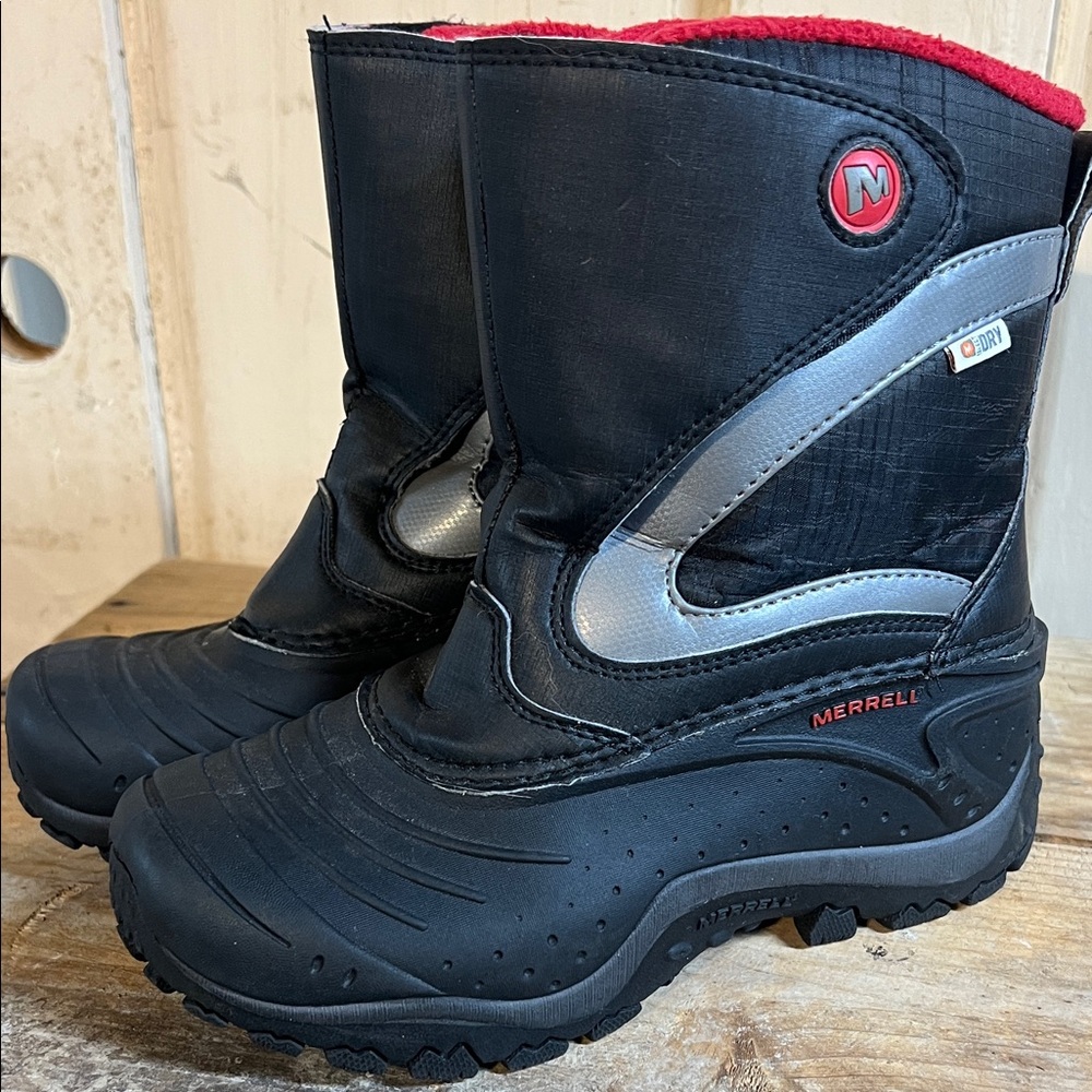 Size 2 Merrell Black and Gray Winter Snow Boots. Like new